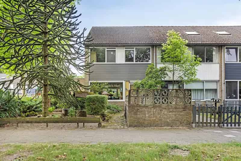 Ruime Hoekwoning Apeldoorn Zuidoost 3 Slaapkamers Garage Tuin