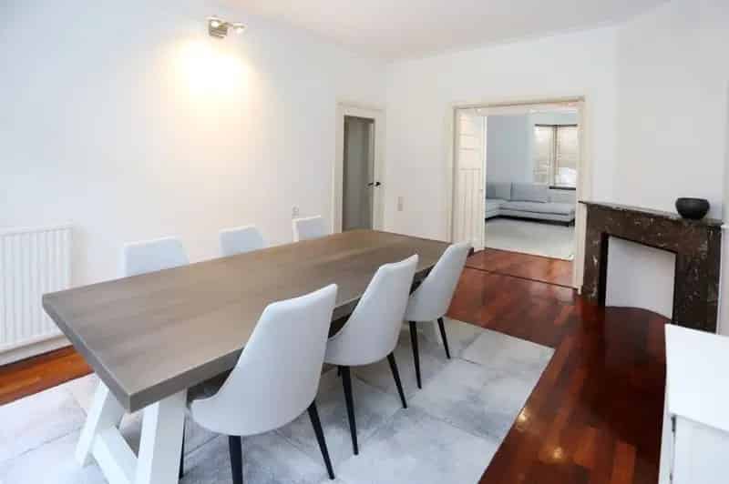 Ruime benedenwoning Belgisch Park nabij strand en internationale organisaties
