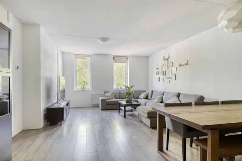 Appartement Hoofddorp: 2 Kamer Balkon Hoofdvaart Parkeerplaats
