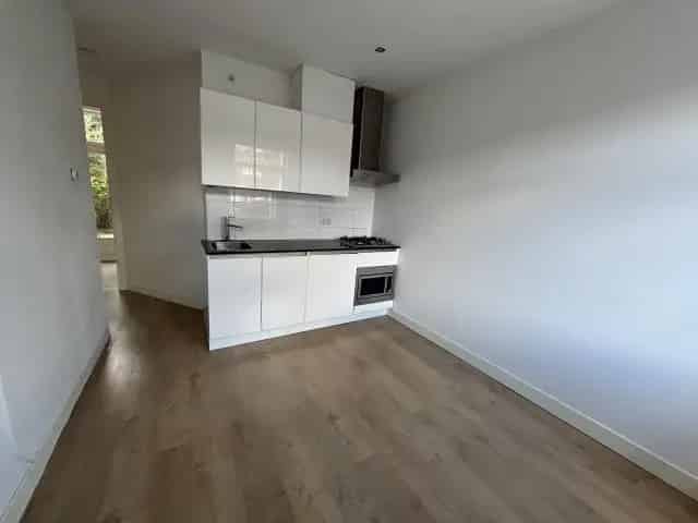 Appartement Amsterdam Noord Gentiaanplein Ruime Tuin 2 Delers