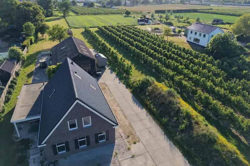 Vrijstaand wonen Herveld: Luxe woning met grote schuur