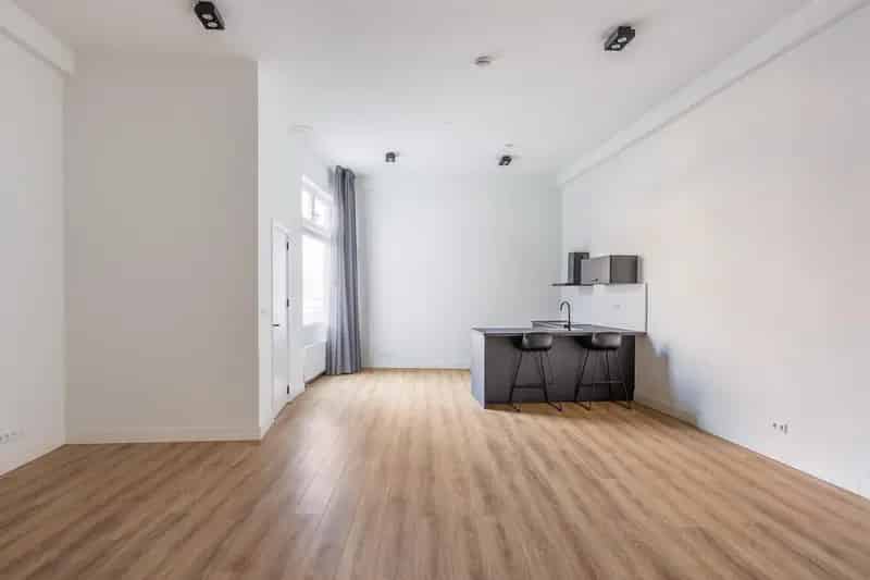Rotterdam Benedenwoning: Trendy Loftgevoel 61m2 Energielabel A