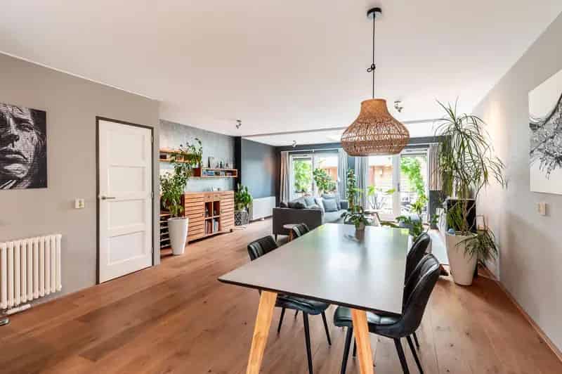 Ruime Familiewoning Almere  Uitbouw Tuin Tweede Verdieping
