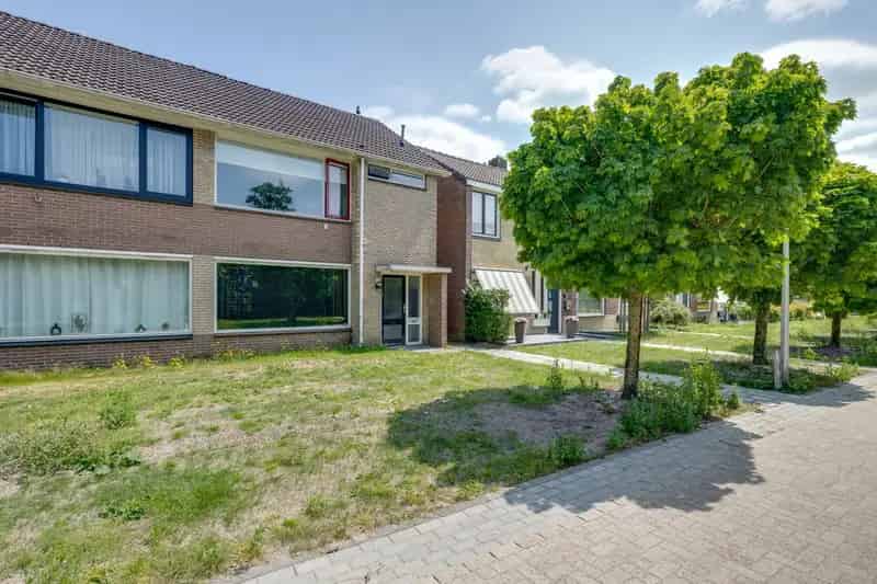 Huis te koop Etten Leur 4 slaapkamers moderne keuken garage