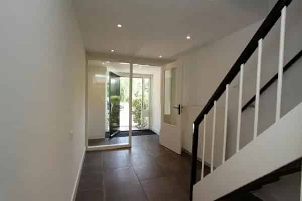 Ruime Hoekwoning met Parkzicht en Tuin