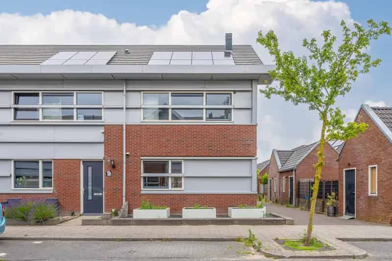 Ruime Hoekwoning Assendelft 4 Slaapkamers 8 Zonnepanelen Energielabel A