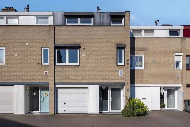 Ruime Drive-inwoning Eijsden Garage Tuin Dakterras