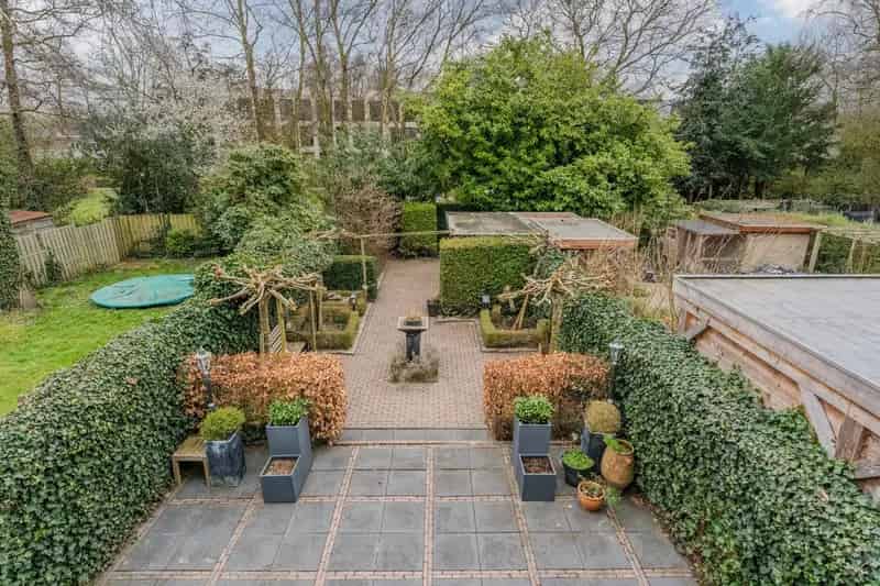 Huis te koop Wassenaar 5 slaapkamers grote tuin 166m2