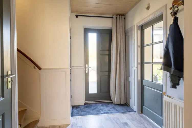 Ruime Tussenwoning Giessen 4 slaapkamers Instapklaar