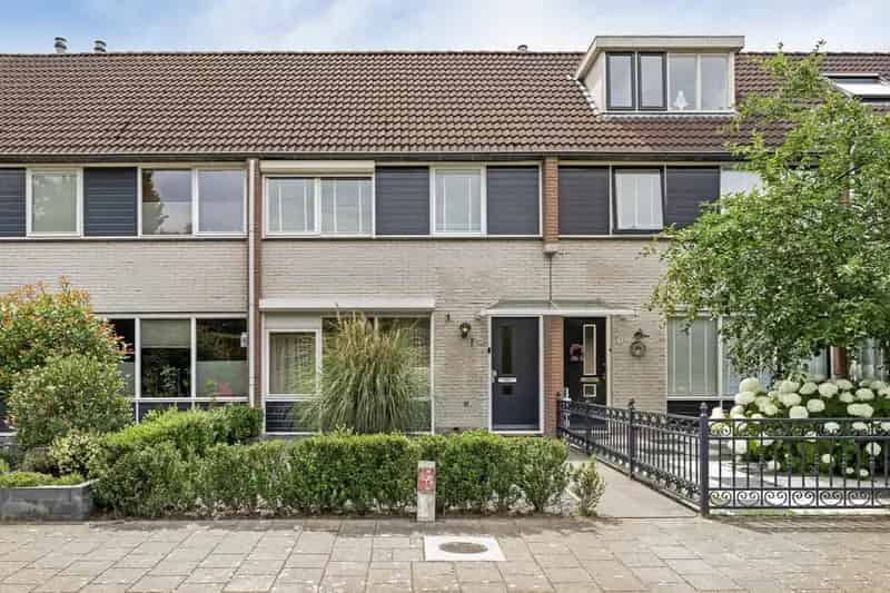 Gezinswoning Veenendaal 4 slaapkamers tuin overkapping