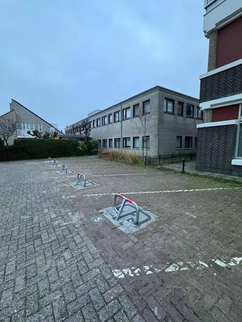 Parkeerplaats te koop Maassluis nabij Winkelcentrum
