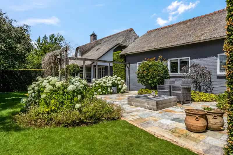Landhuis te koop Bennekom: Luxe woning met zwembad en bijgebouwen