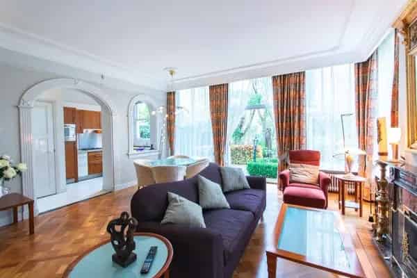 Appartement Koningslaan Amsterdam: Gemeubileerd of Gestoffeerd