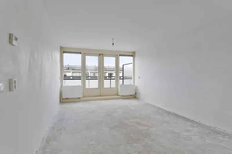 3 Kamer Appartement Nieuw West 77m2 Balkon
