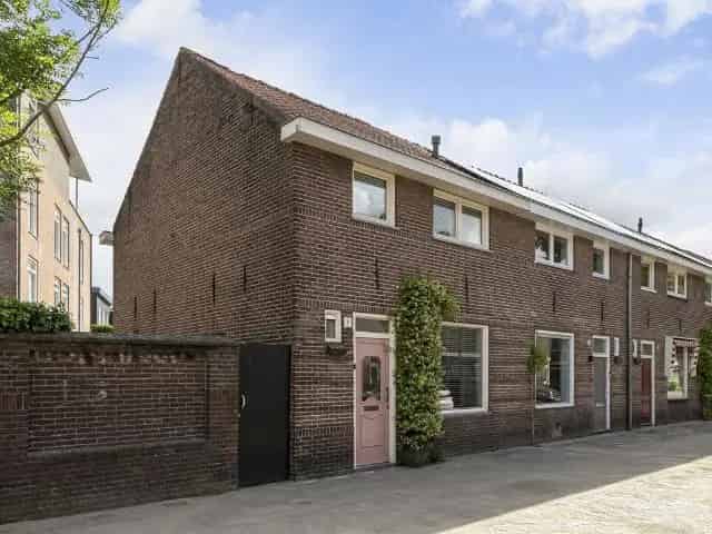Hoekwoning Breda Zuid Nabij Park en Voorzieningen