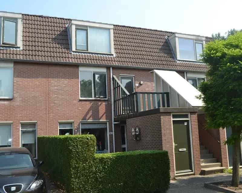 Bovenwoning Beijum: Ruime 30m2 Woonkamer, Slaapnis en Berging
