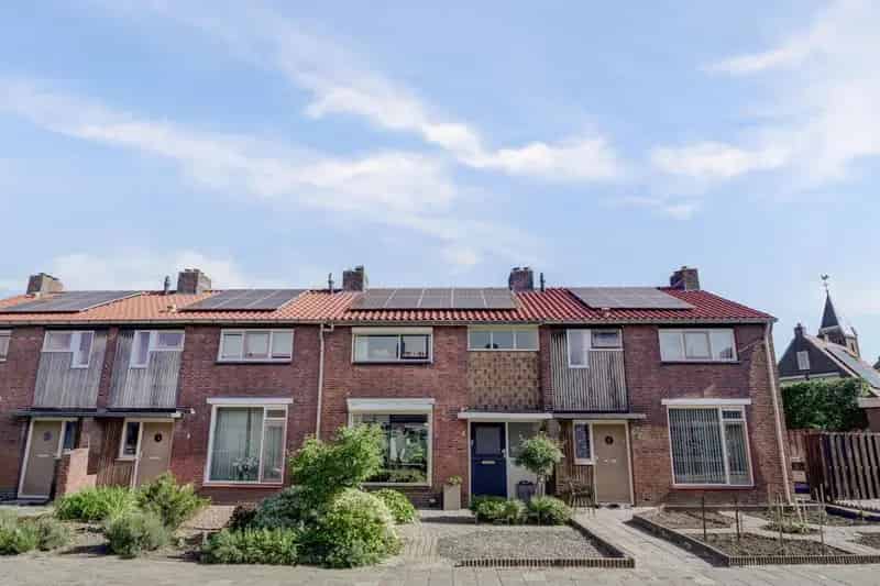 Instapklare Tussenwoning Kapelle 2 slaapkamers Garage Diepe Tuin