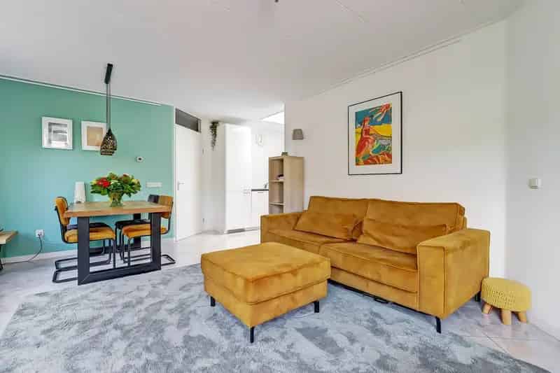 Semi-bungalow te koop Soest: Moderne woning nabij winkels en station