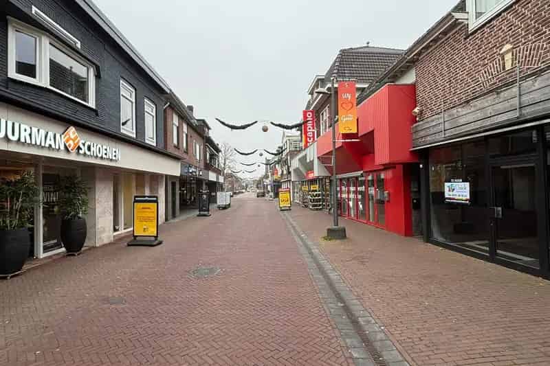 Winkel Goor te koop: winkelruimte met studio en bovenwoning