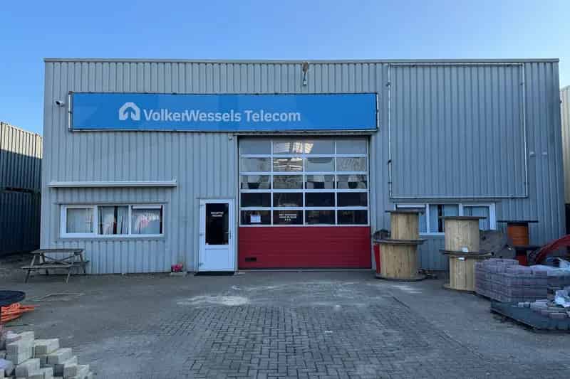 Bedrijfshal Hellevoetsluis te huur: Royale ruimte met kantoor