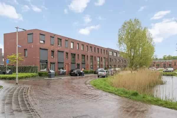 4 Slaapkamers Een gezinswoning Malburgen West
