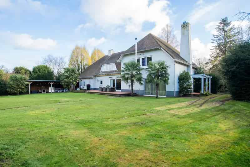 Landhuis Berkel-Enschot 6 slaapkamers grote tuin