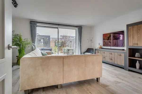 Moderne 6 Slaapkamers Tussenwoning Hoef en Haag