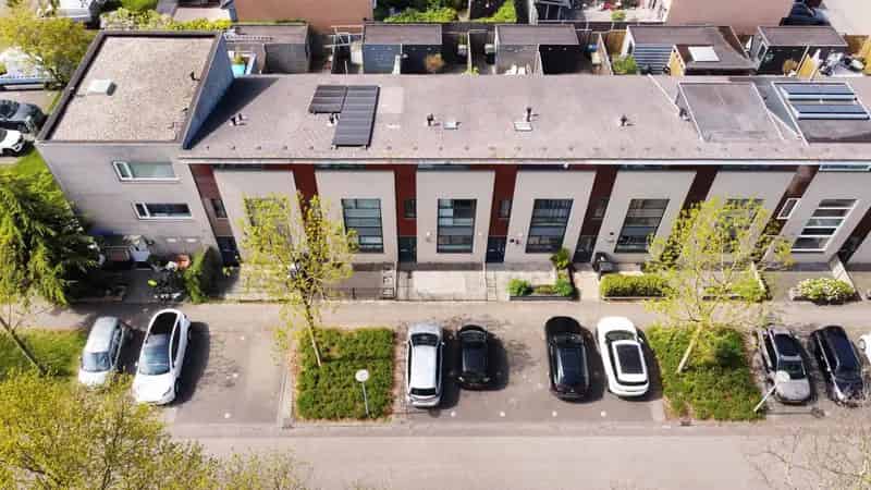 Moderne woning Almere  3 slaapkamers  Zonnige tuin