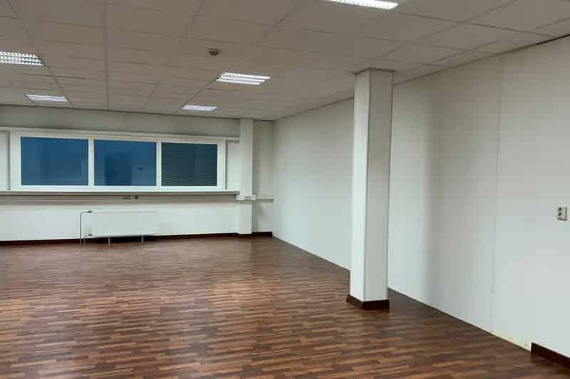 Kantoorruimte te huur Velserbroek 52m²