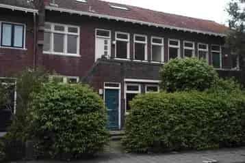 Te Huur: Ruime Jaren 30 Benedenwoning Dordrecht