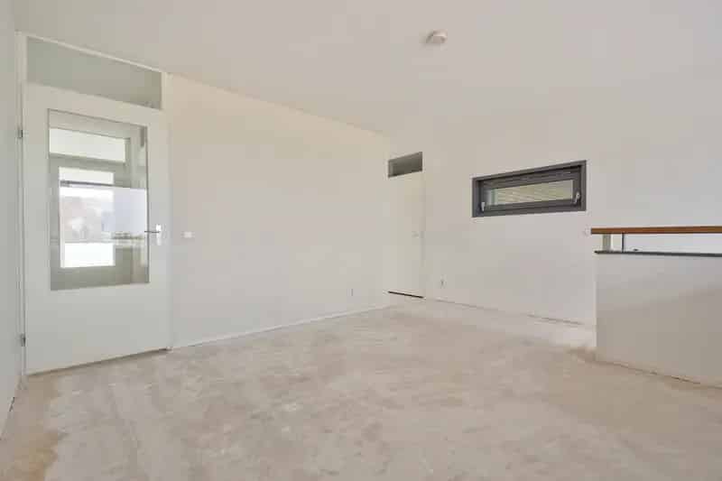 3 Kamer Maisonnette 105m2 Parkeerplaats Nieuwe Keuken Badkamer