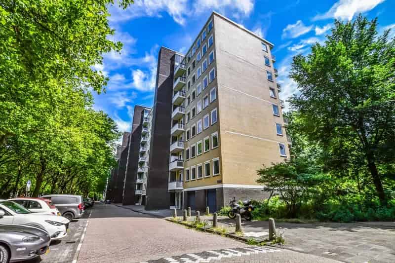 Ruim Appartement Buitenveldert 2 Balkons 2 slaapkamers