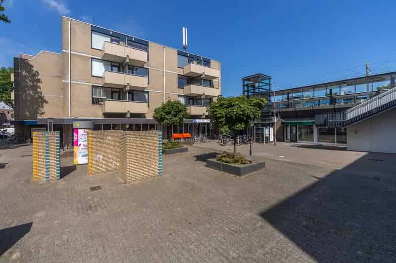 2 Kamer Woning Seghwaert Nabij Winkelcentrum En Metro