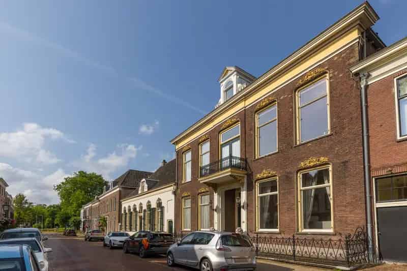 Herenhuis Doesburg 580m2 Parktuin 4 badkamers Rijksmonument