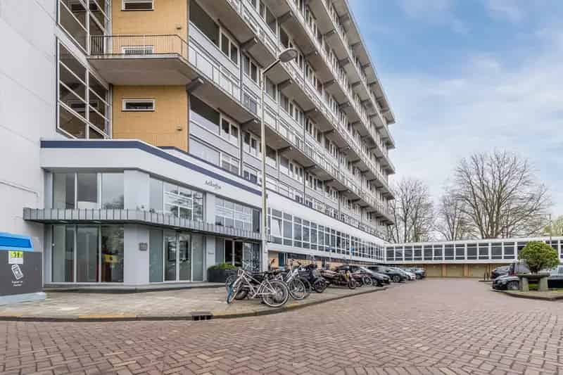 Amsterdam Nieuw-West 3-kamer appartement gerenoveerd 2023