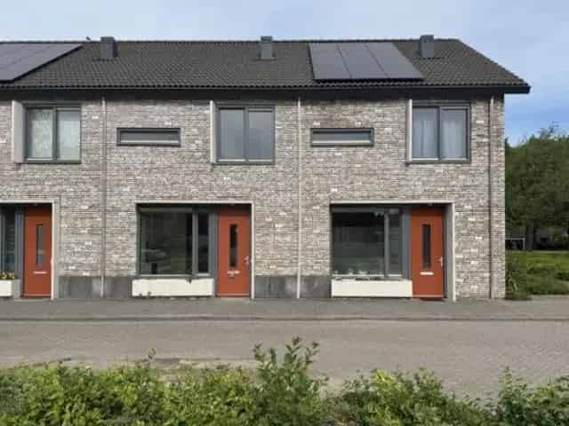 Moderne Eengezinswoning Nabij Voorzieningen