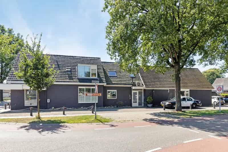 Huis te koop Emst: Ruim Woon-Winkelpand met Bijgebouwen