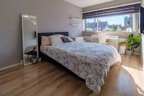 Ruim 5 Slaapkamer Huis met Tuin Hoofddorp