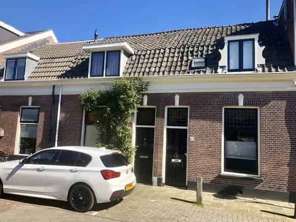 Huis Wagendwarsstraat Utrecht: Gemeubileerde Tussenwoning met Patio