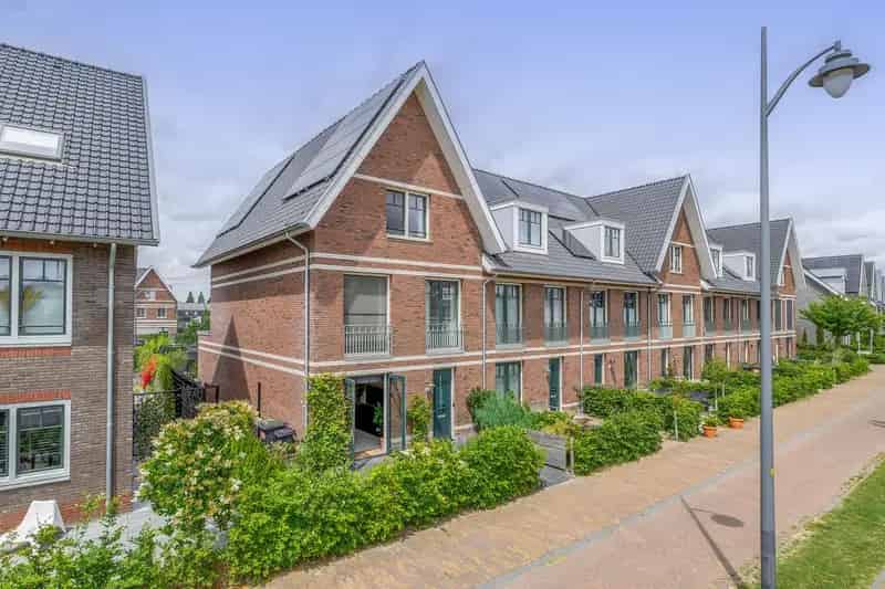 Luxe Familiewoning 6 slaapkamers Badhoevedorp