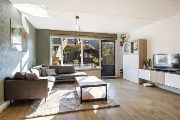 Hoekwoning te Ede 4 slaapkamers carport kindvriendelijke wijk