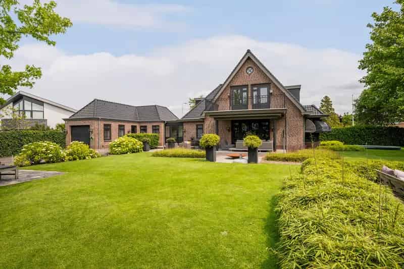 Luxe Villa te Koop Honselersdijk 6 Slaapkamers Aanlegsteiger