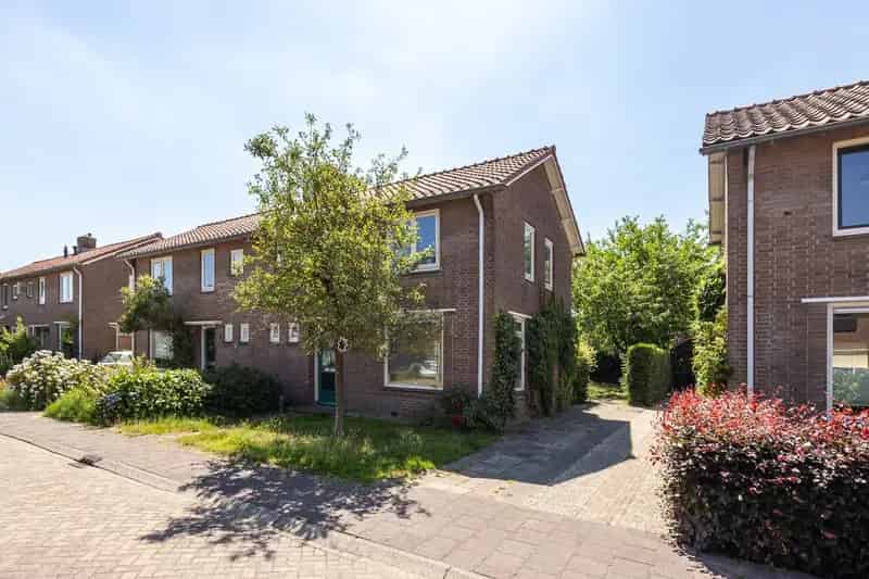 Huis te koop Leusden 3 slaapkamers tuin eigen oprit