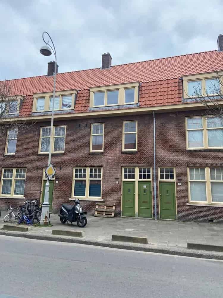 Ruime bovenwoning Van der Pekbuurt 3 slaapkamers gezinnen