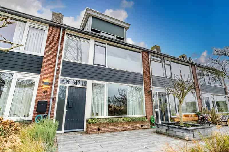 Instapklare woning Voorschoten 4 slaapkamers 2 badkamers