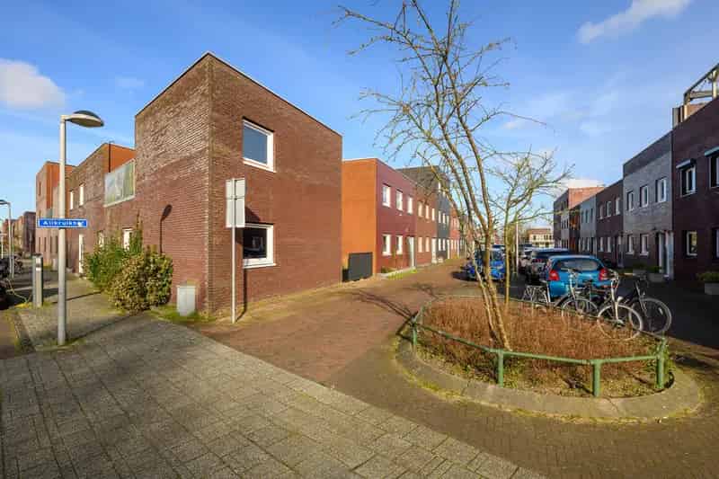 Gasloze Hoekwoning Leidschenveen 3 slaapkamers 2 badkamers