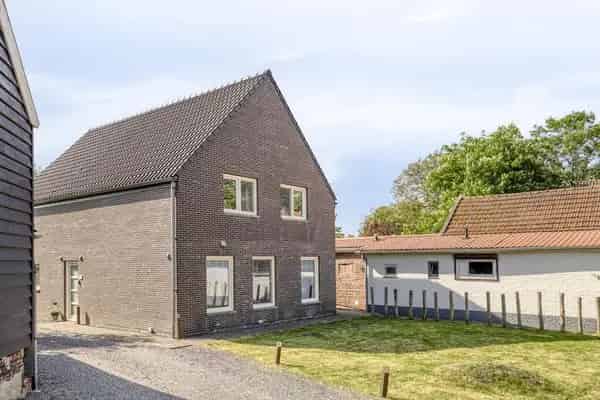 Vrijstaande woning Schoondijke 3 slaapkamers ruime tuin garage