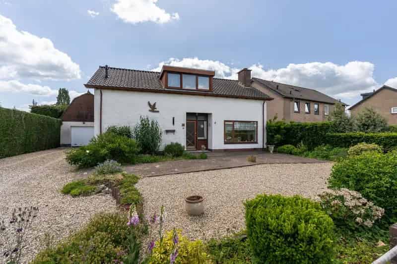 Vrijstaande woning Hagestein 561m² perceel Garage Slaapkamer begane grond