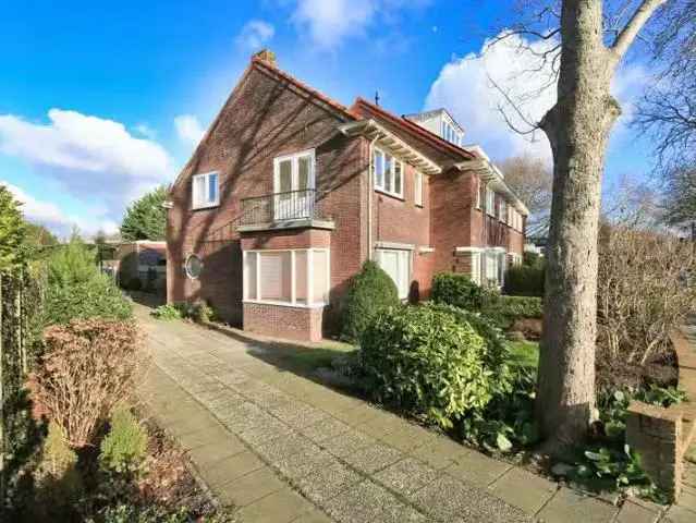Vooroorlogse Hoekwoning Badhoevedorp - Jaren 30 Charme