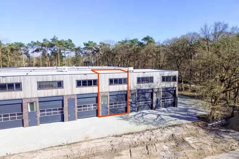 Bedrijfsunit te huur Soesterberg 124m²